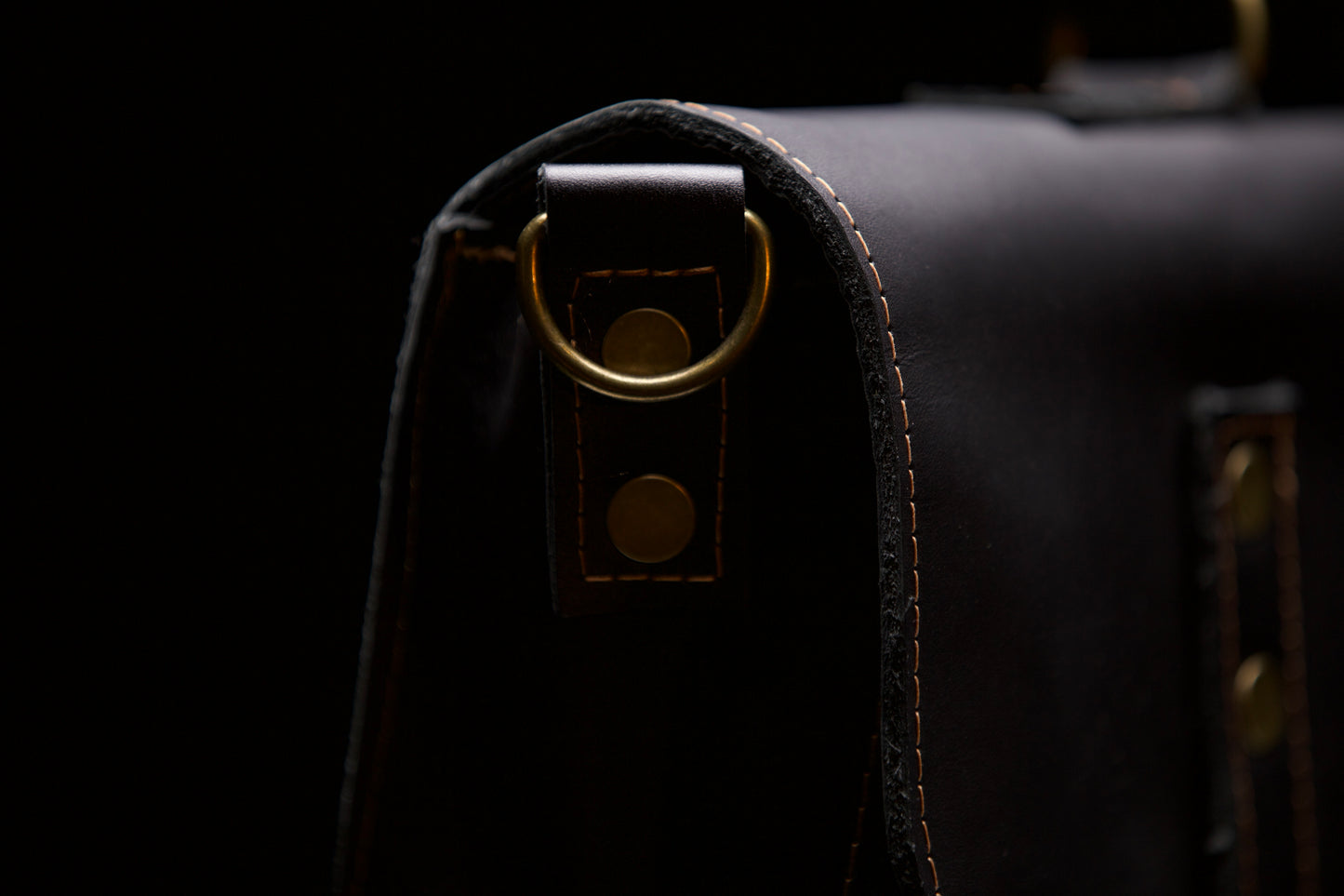 Cońdor Satchel (Matte)